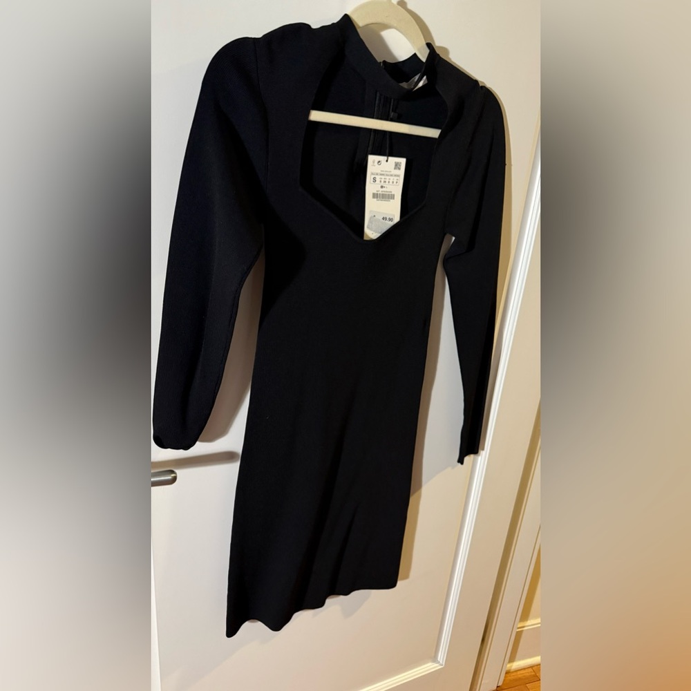 Zara black long sleeve dress, brand new with tags. Size: S